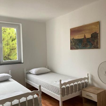 מוסטר Apartman Jelena מראה חיצוני תמונה